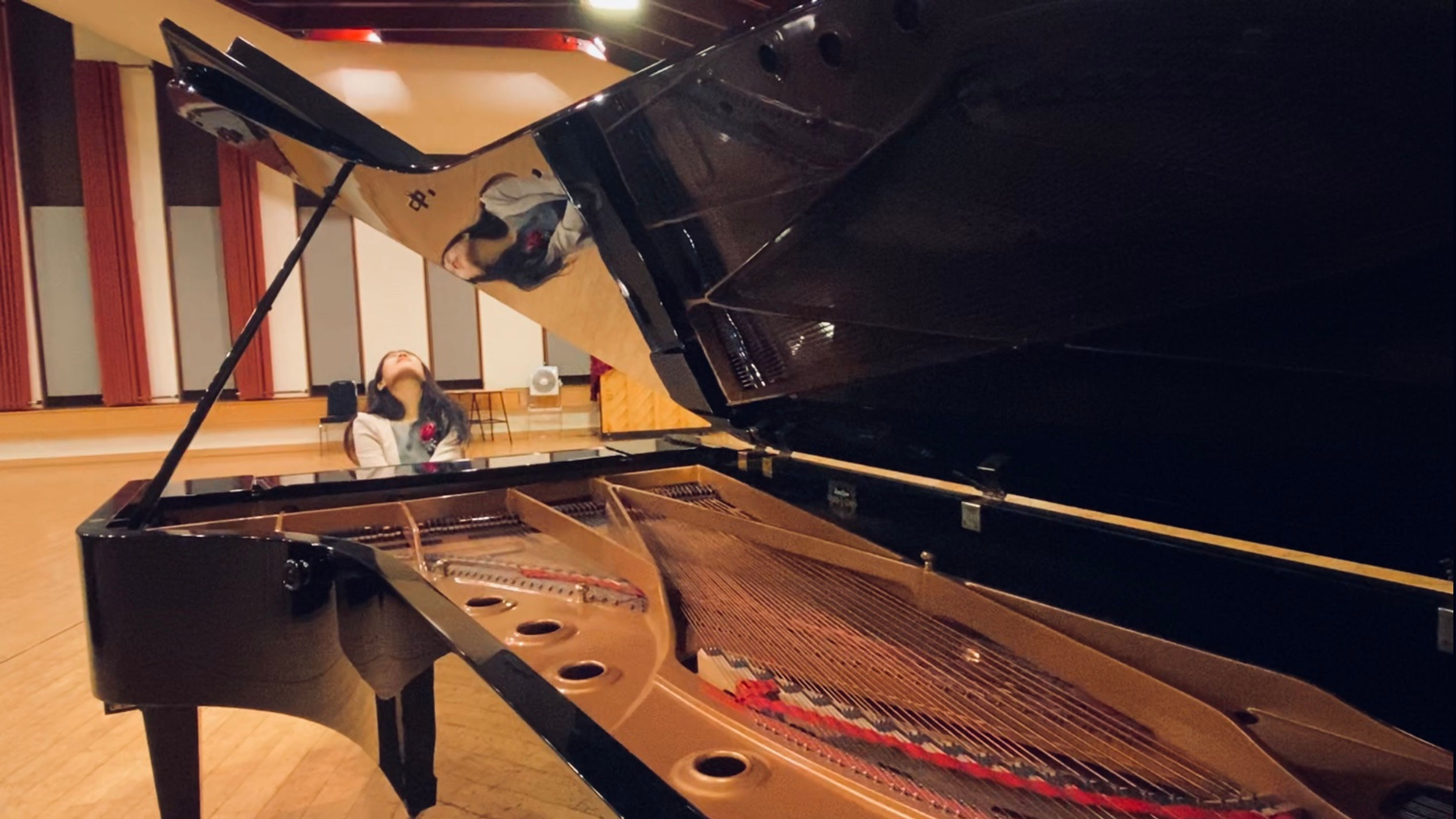 Amy plays Bach-Busoni